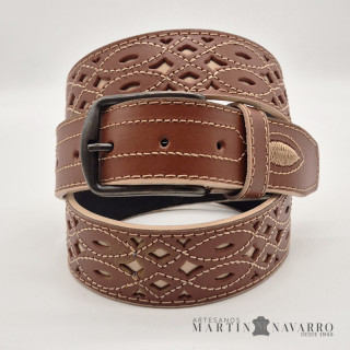 CINTURON ARTESANO PIEL VACUNA 3,5 CM.